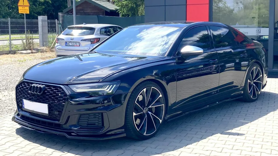 AUDI A6 -