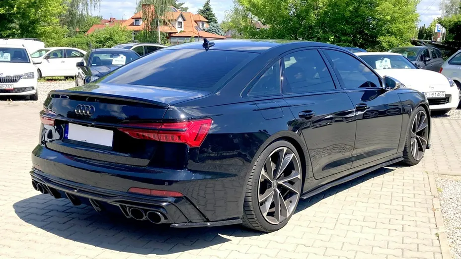 AUDI A6 -
