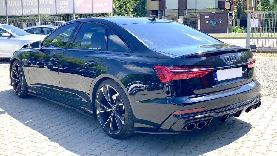 AUDI A6 -