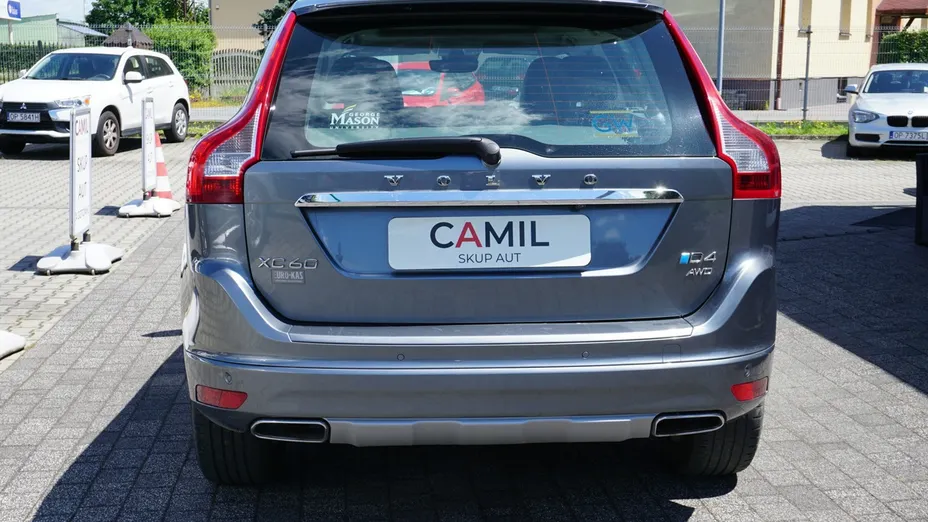 VOLVO XC60 -