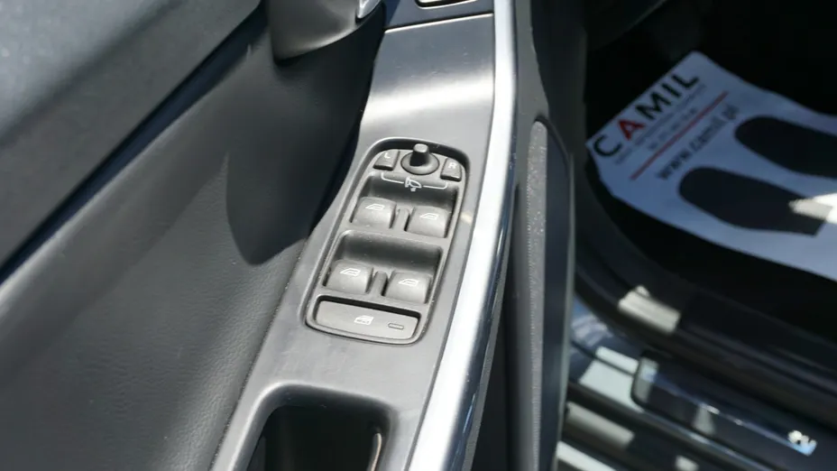VOLVO XC60 -