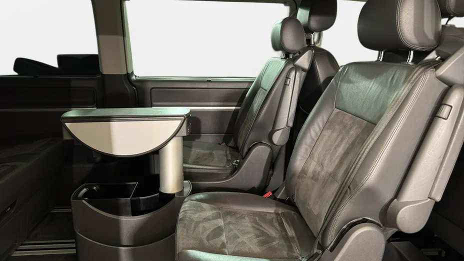 VOLKSWAGEN Multivan -