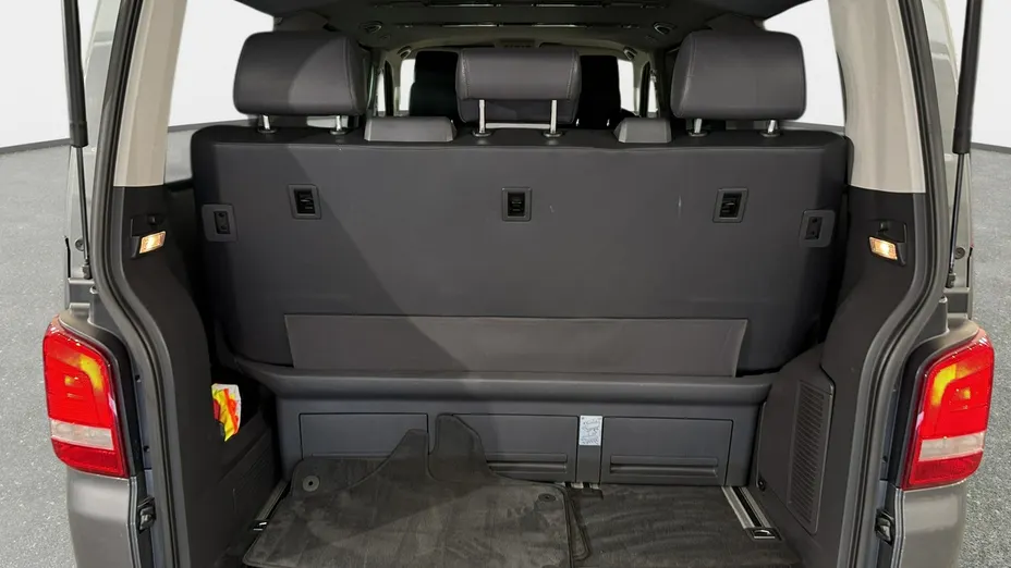 VOLKSWAGEN Multivan -