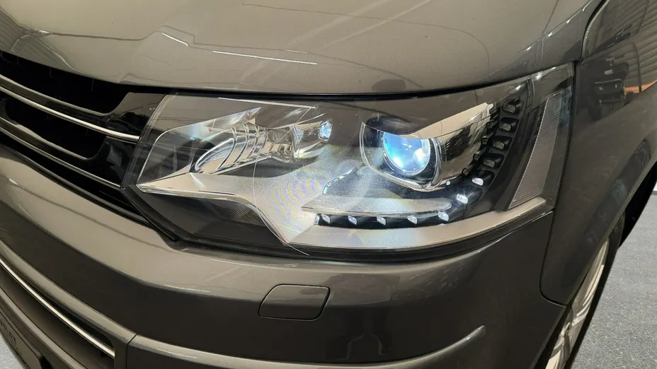 VOLKSWAGEN Multivan -