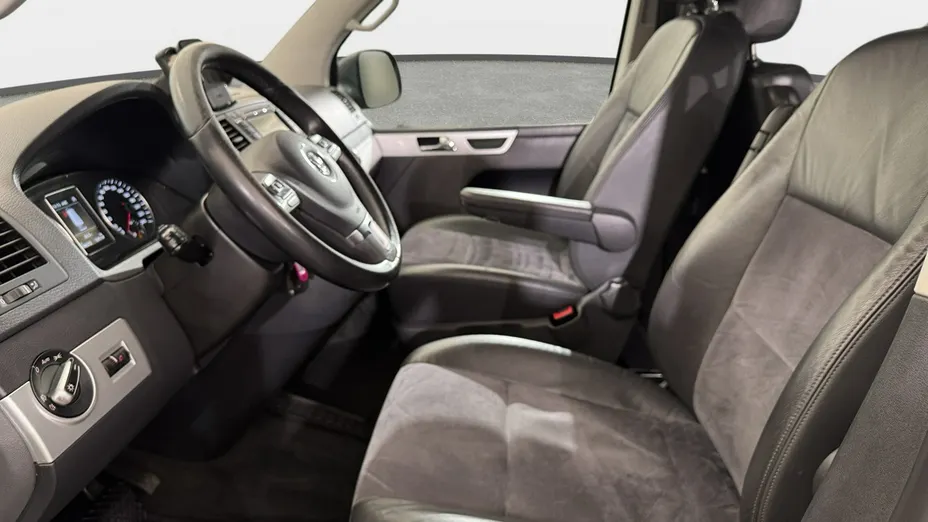 VOLKSWAGEN Multivan -