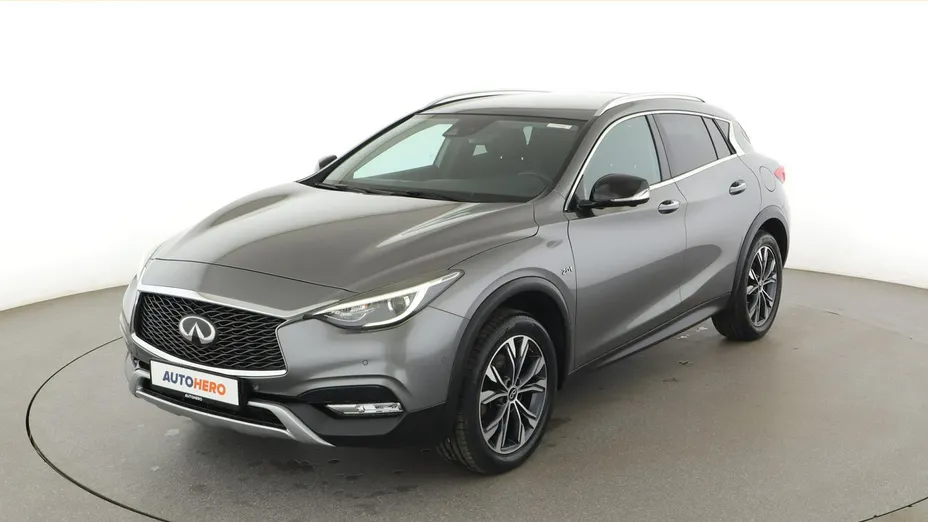 INFINITI QX30 -