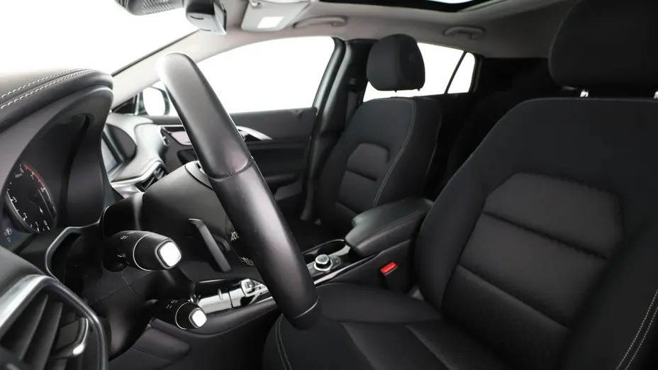 INFINITI QX30 -