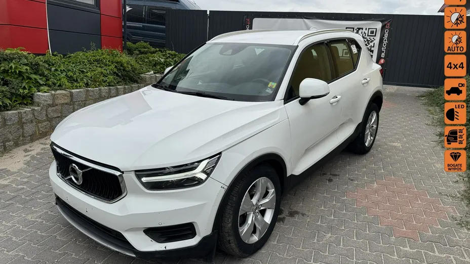 VOLVO XC40 -