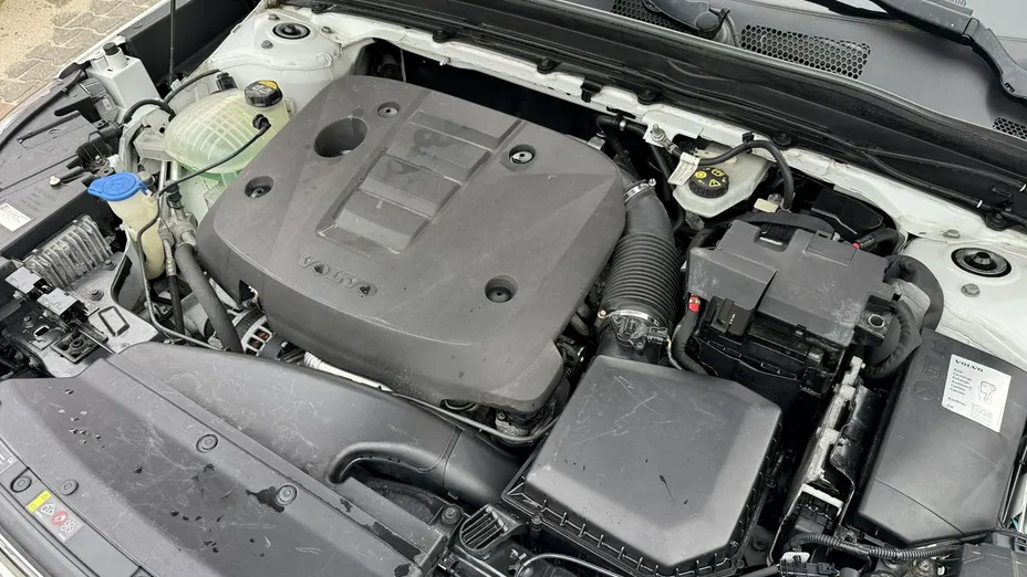 VOLVO XC40 -