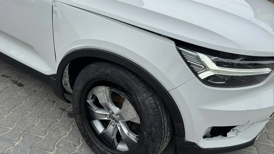 VOLVO XC40 -