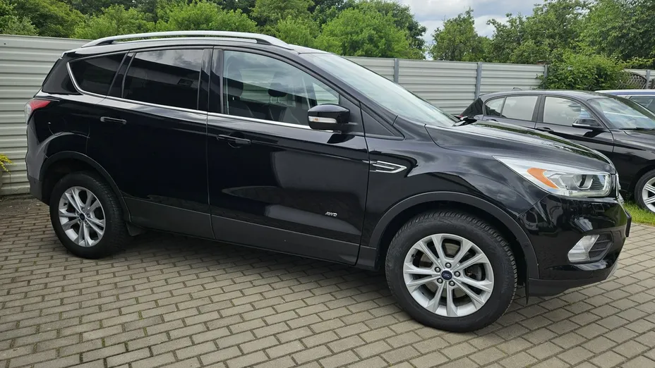 FORD Kuga -