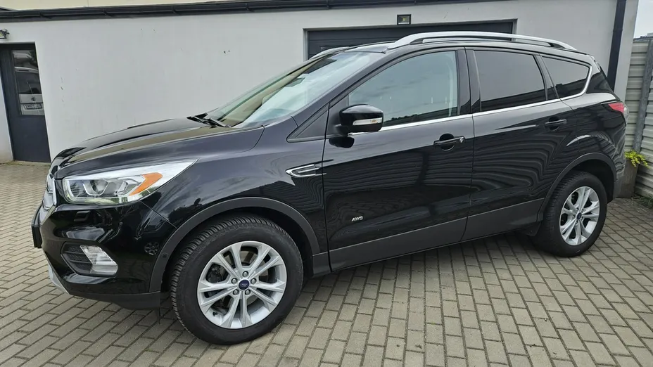 FORD Kuga -
