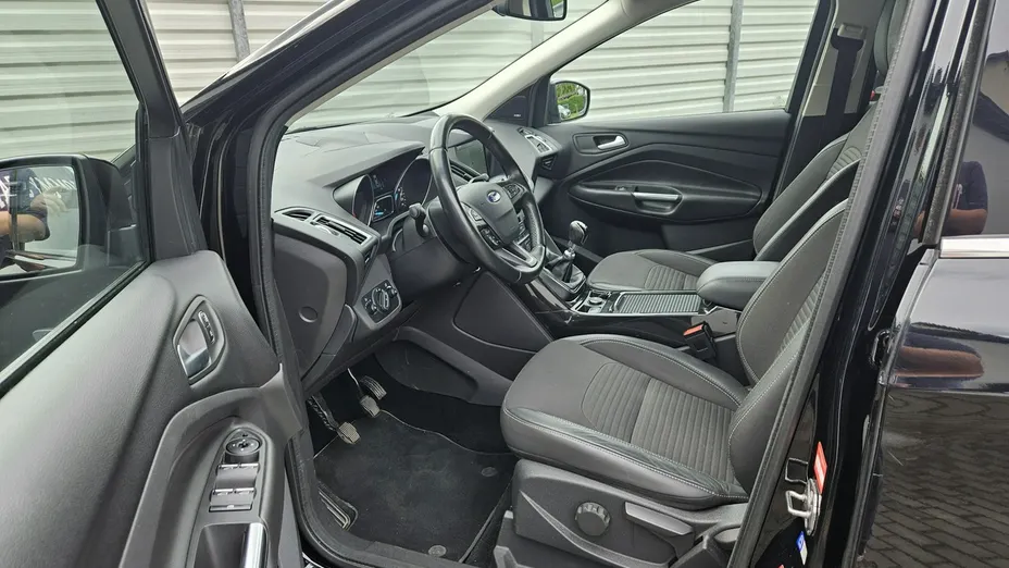 FORD Kuga -