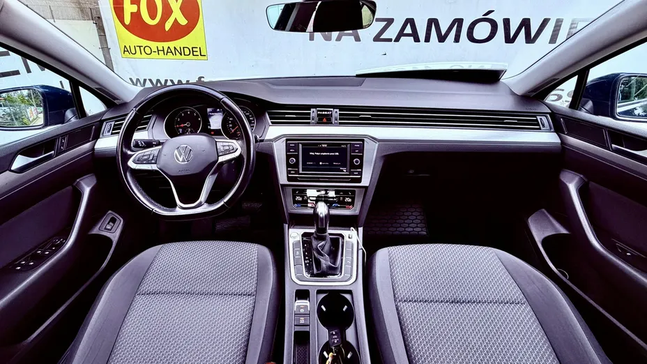 VOLKSWAGEN Passat -
