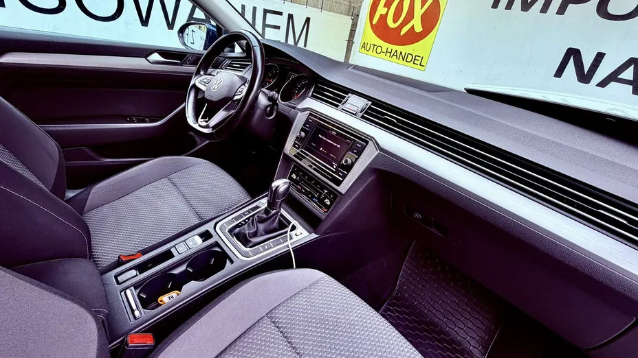 VOLKSWAGEN Passat -