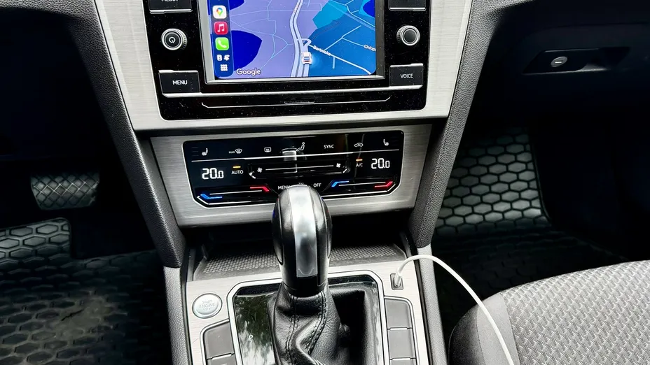 VOLKSWAGEN Passat -