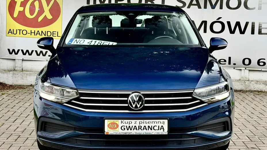 VOLKSWAGEN Passat -