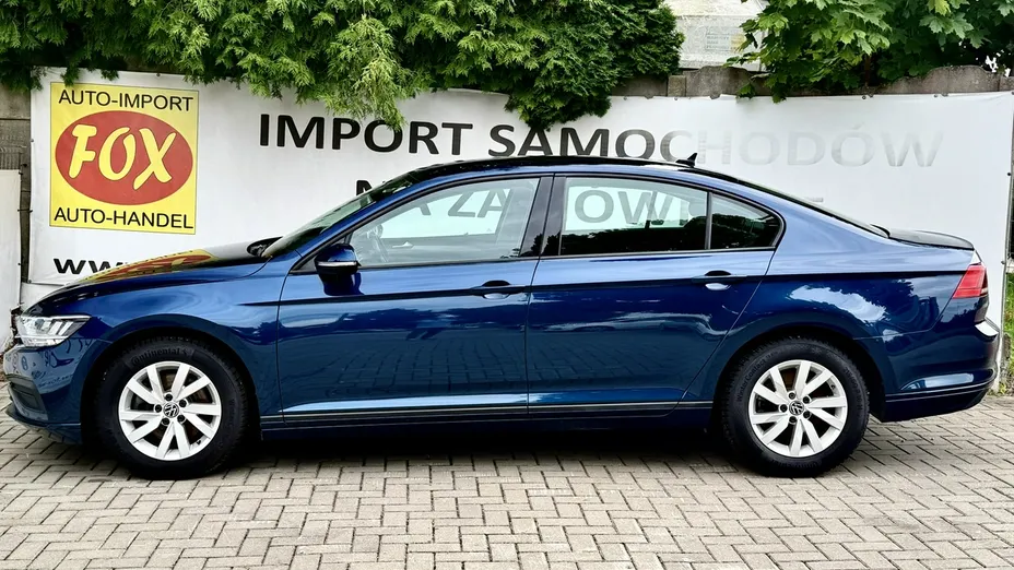 VOLKSWAGEN Passat -
