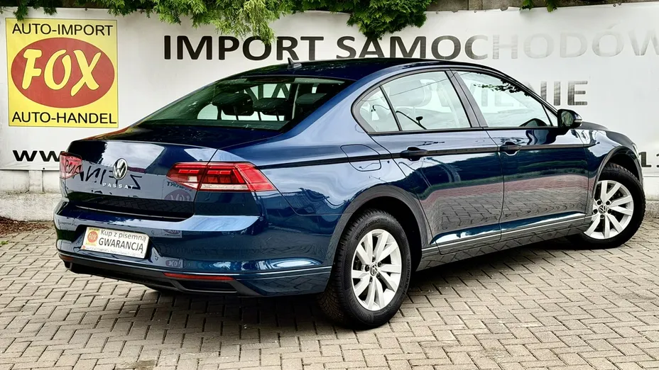 VOLKSWAGEN Passat -