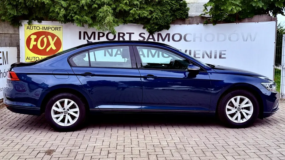 VOLKSWAGEN Passat -