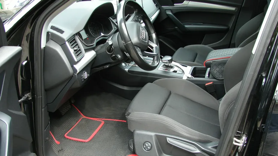 AUDI Q5 -