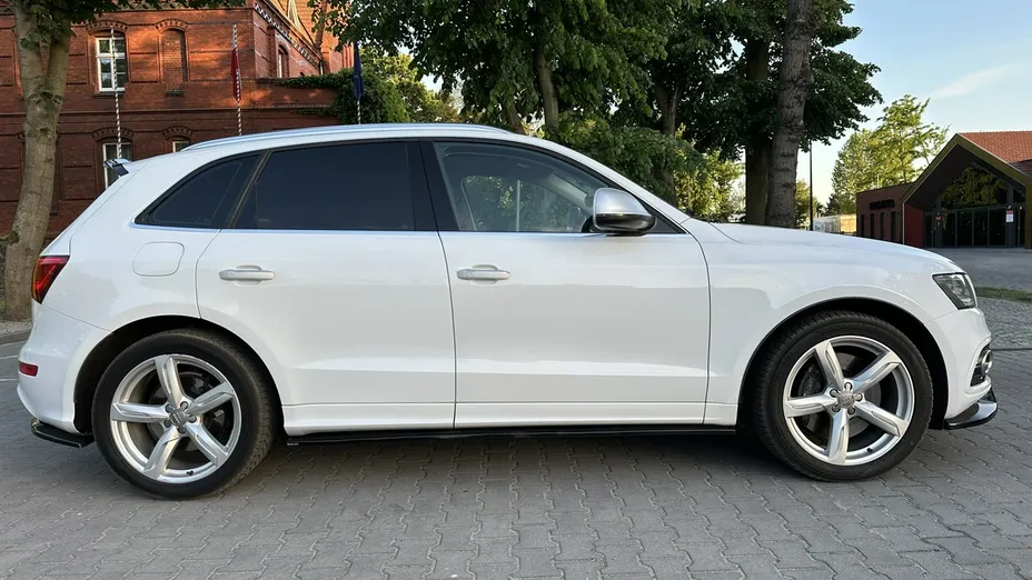 AUDI SQ5 -