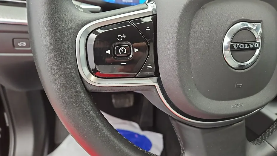 VOLVO XC60 -