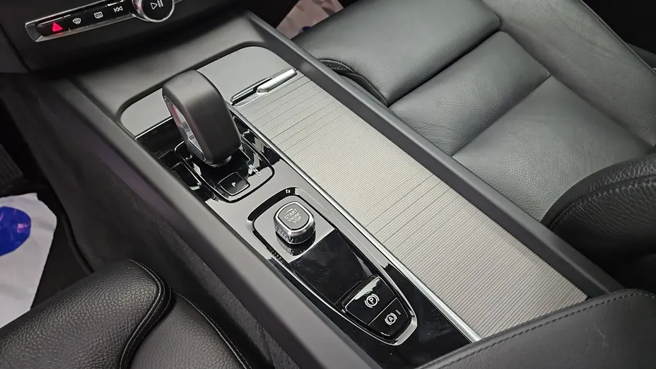 VOLVO XC60 -
