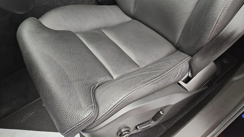 VOLVO XC60 -