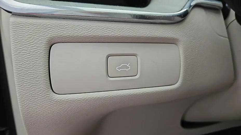 VOLVO XC60 -