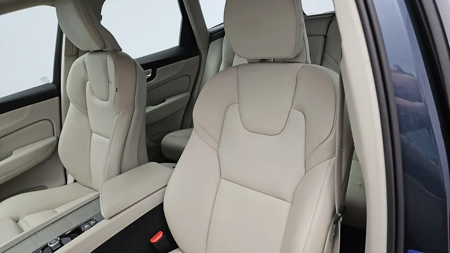 VOLVO XC60 -