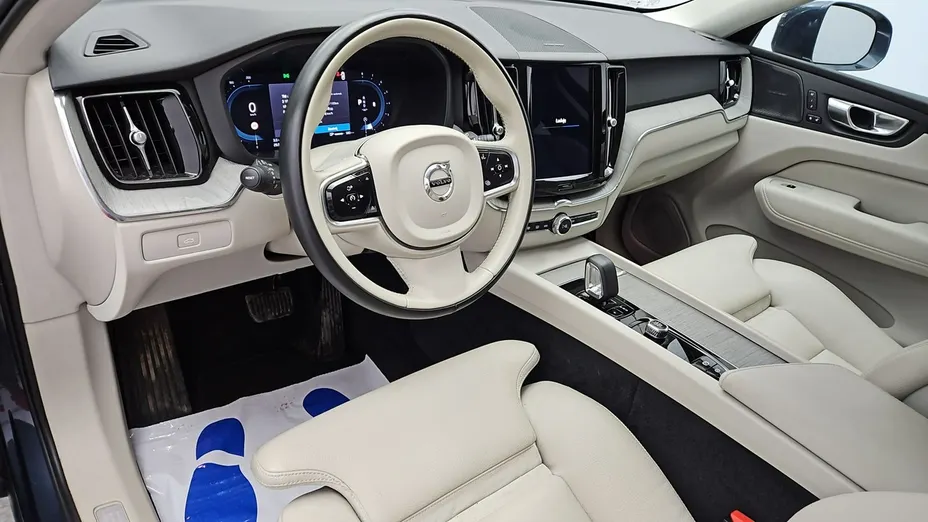 VOLVO XC60 -
