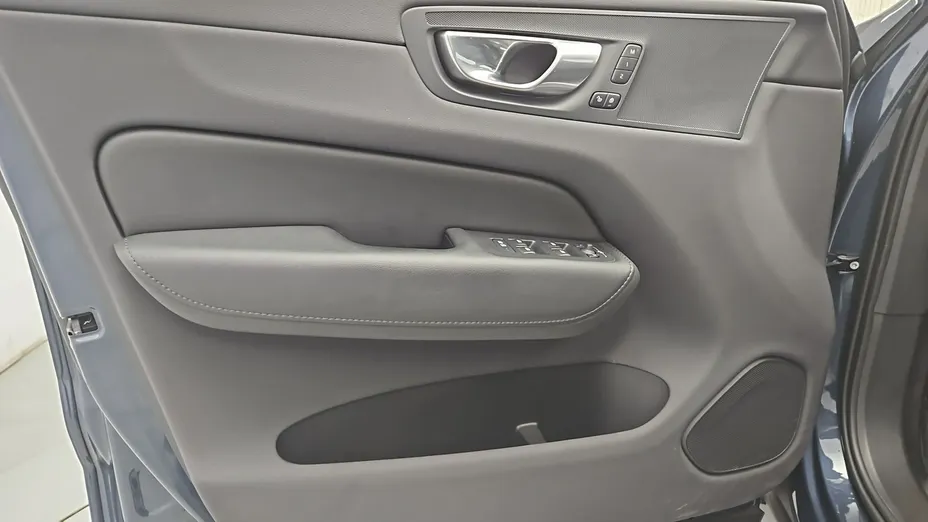 VOLVO XC60 -