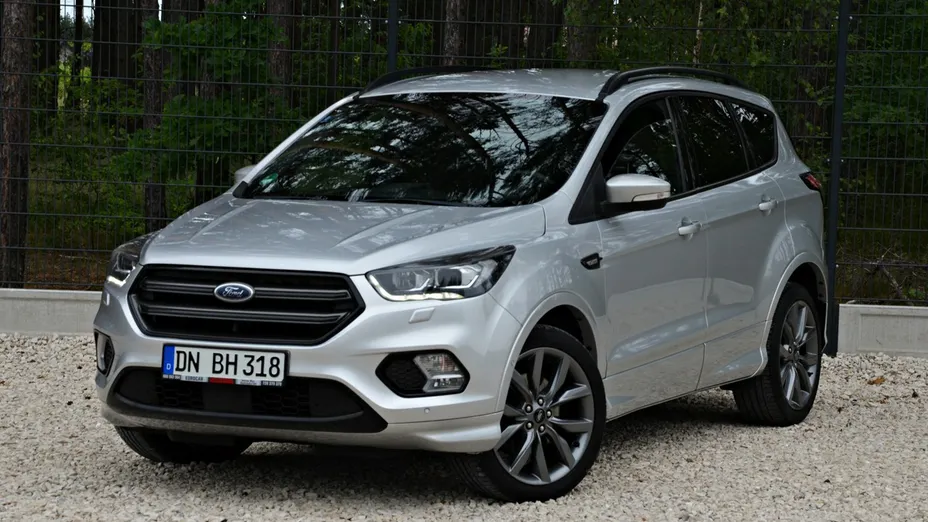 FORD Kuga -