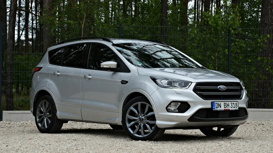 FORD Kuga -