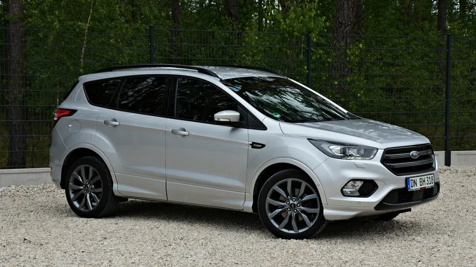 FORD Kuga -