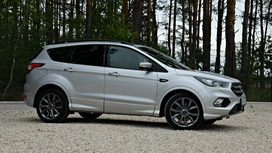 FORD Kuga -