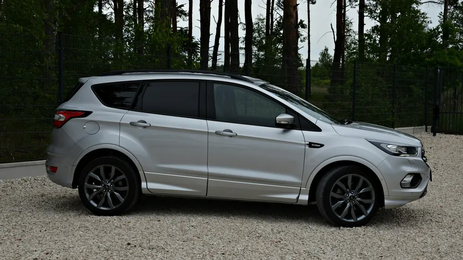 FORD Kuga -