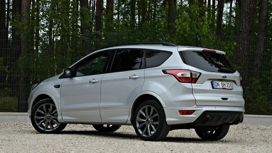 FORD Kuga -