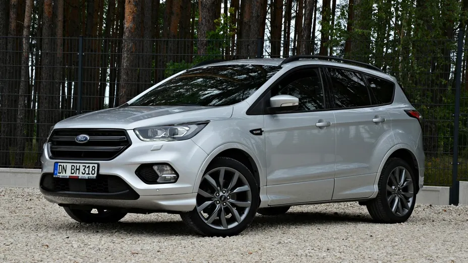 FORD Kuga -