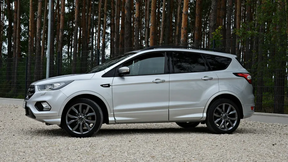 FORD Kuga -