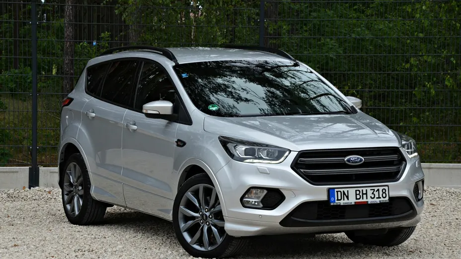 FORD Kuga -