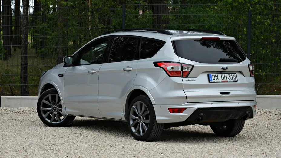 FORD Kuga -