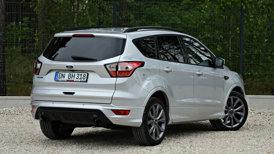 FORD Kuga -