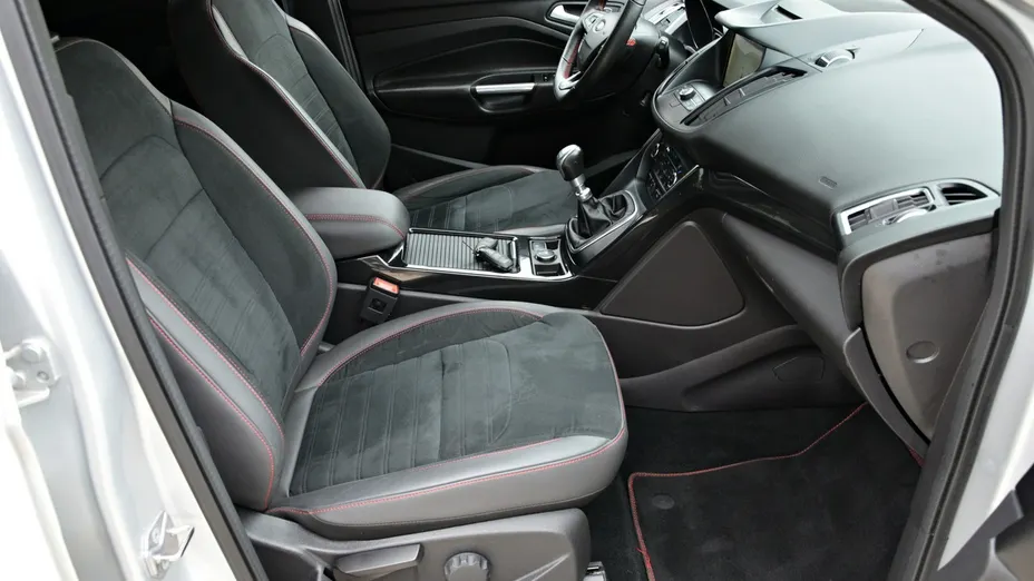 FORD Kuga -