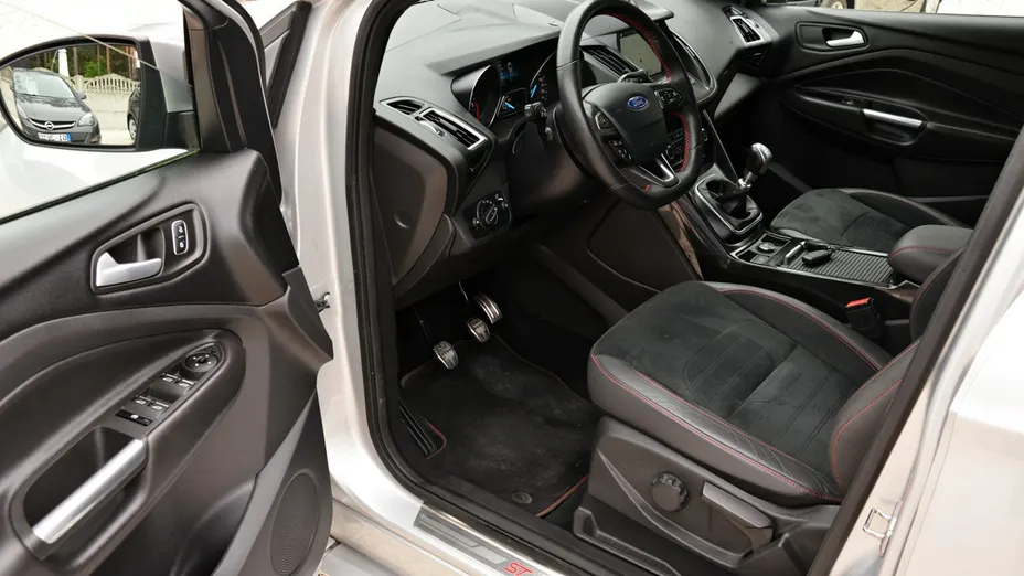 FORD Kuga -