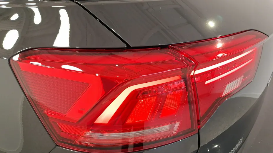 VOLKSWAGEN T-ROC -