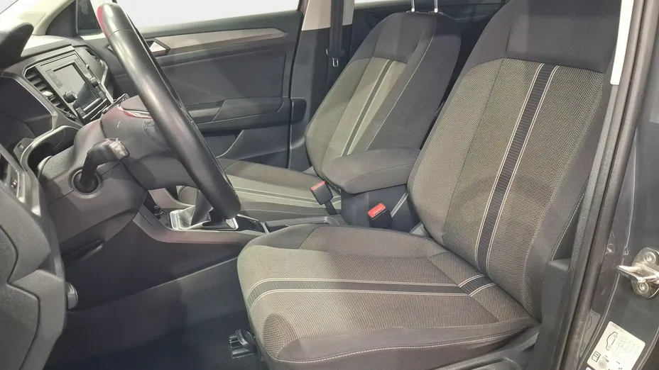VOLKSWAGEN T-ROC -