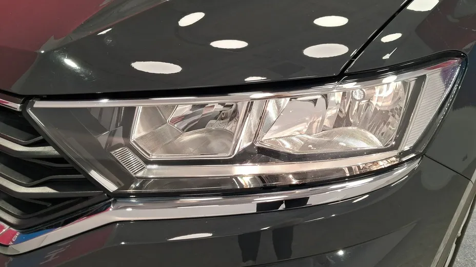 VOLKSWAGEN T-ROC -