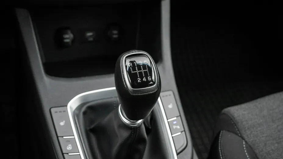 HYUNDAI i30 -